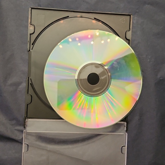 J.D. Salinger's- Catcher in the Rye- 1 CD Audiobook - Picture 2 of 2